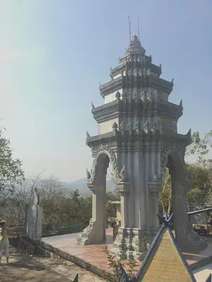 ចេតិយ chedei, or stupa at Phnom Sampeau