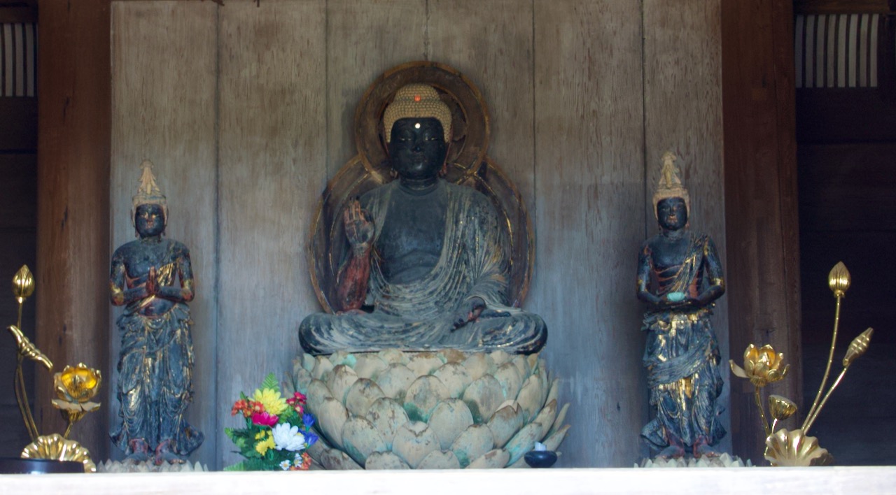 Amitabha Triad, dating from the Kamakura Period
(1185&ndash;1333)